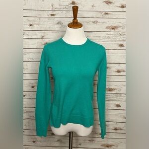 Ann Taylor classic green quiet luxury cashmere crewneck sweater Size Medium